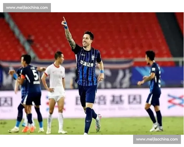 武汉三镇 2-0 青岛海牛：图多列绍尔建功 零封 + 红牌漏判引争议