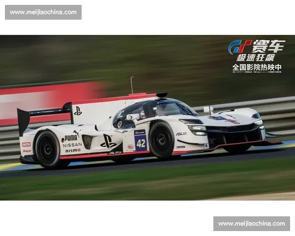 致命失控！赛车时速 200 公里飞出场外，观众尖叫逃命瞬间曝光